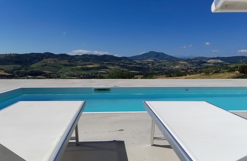 Ortezzano Apartment | Immaculate 1Bedroom Apartment in Ortezzano