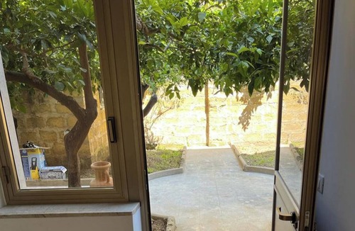 Casa Santa Apartment | Immaculate 3-Bed, Sleeps 6, Parking