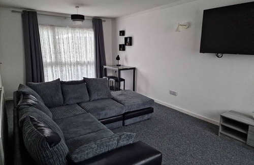 Little Hay House | Immaculate 3 bedroom house in Fordbridge