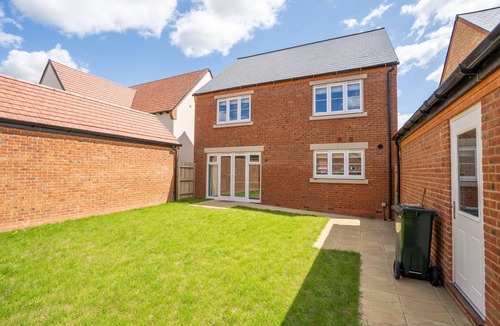 Bicester House | Immaculate 4-bed House 5mins Walk to Village Shop