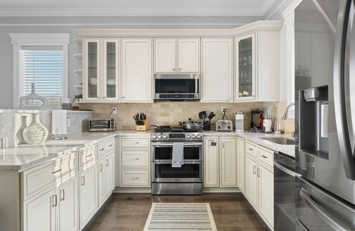 High View Park House | Immaculate 6 Bed Home & 6 mi to DC & 7 miles to Raegan Airport