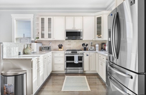 High View Park House | Immaculate 6 Bed Home & 6 mi to DC & 7 miles to Raegan Airport