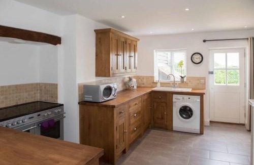 Dunmow Apartment | Immaculate barn annexe close to Stansted Airport