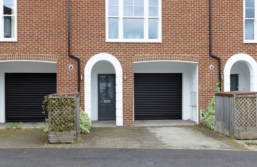 Windsor House | Immaculate Central Windsor Town House