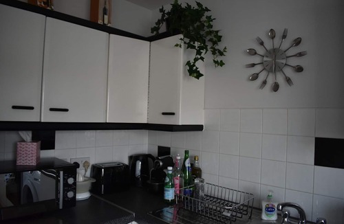 Edinburgh Apartment | Immaculate cosy flat next to Holyrood park