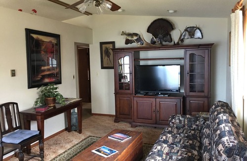 Spruce House | Immaculate Home right on Beautiful Hubbard Lake.