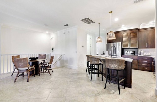 Ole Condo | Immaculate Lely Condo | 3 Bed + 2 Bath