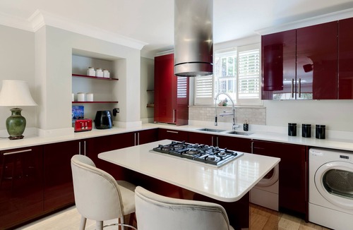 Nine Elms House | Immaculate Massive Classy Chic Family Abode+Garden off US Embassy (sleeps 8)