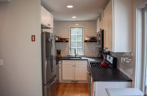 West Dennis House | Immaculate Nantucket style cape home near beach!