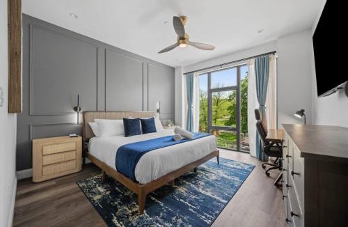 Lawrenceville Apartment | Immaculate Penthouse Double King Suite on Butler St with rooftop deck and free off street parking