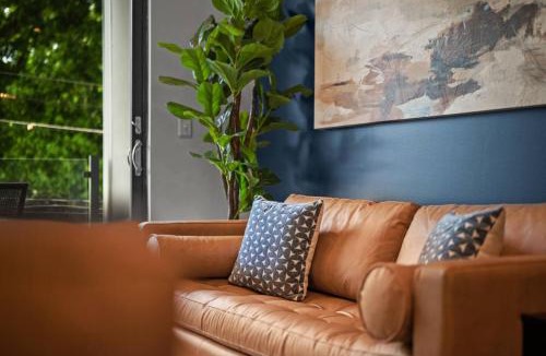Lawrenceville Apartment | Immaculate Penthouse Double King Suite on Butler St with rooftop deck and free off street parking