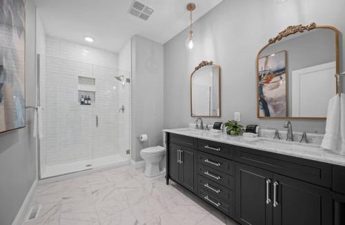 Lawrenceville Apartment | Immaculate Penthouse Double King Suite on Butler St with rooftop deck and free off street parking