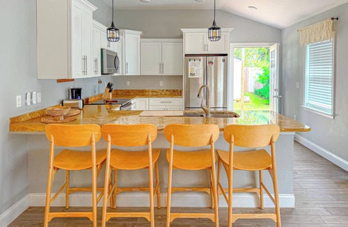 Dunnellon House | Immaculate Rainbow River Boho Bungalow w Early Checkin!