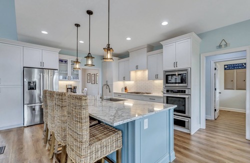 Saint Simons Island House | Immaculate Custom Home | 2.5 blocks to Beach | Heated Pool + Spa | Dog Friendly