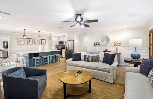 Demere Park House | Immaculate 4 bed/3.5 bath Home with Private Pool