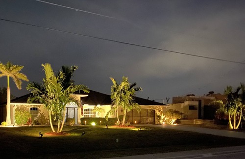 Broadmoor House | IMMACULATE well furnished home, heated pool, close to beaches! New paint!