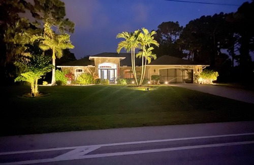 Broadmoor House | IMMACULATE well furnished home, heated pool, close to beaches! New paint!