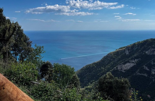 Agerola Cabin | Immerse yourself completely in nature; relax in the tub, surrounded by the whirlpool and the stars.