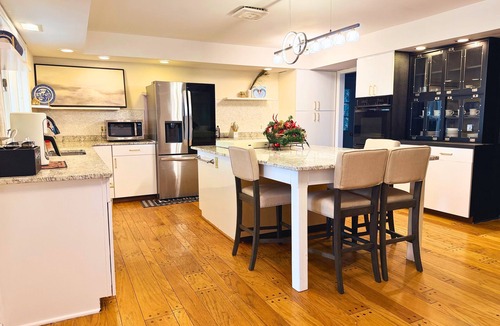 New Bedford House | Immersive Themed Luxury Getaway-W/th- Hot Tub/Theater/Game Room/Gym-Sleeps Large