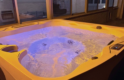 New Bedford House | Immersive Themed Luxury Getaway-W/th- Hot Tub/Theater/Game Room/Gym-Sleeps Large