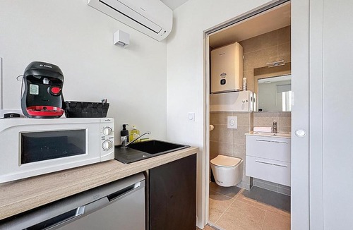 Coudes Apartment | Immeuble complet climatisé, 24 couchages, centre ville, proche A75
