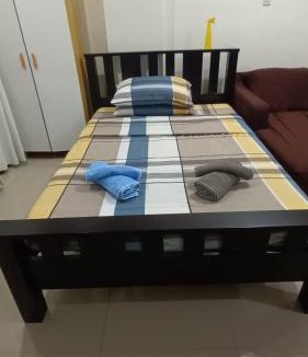Moonwalk Apartment | Impeccable 1-Bed Studio in Paranaque City