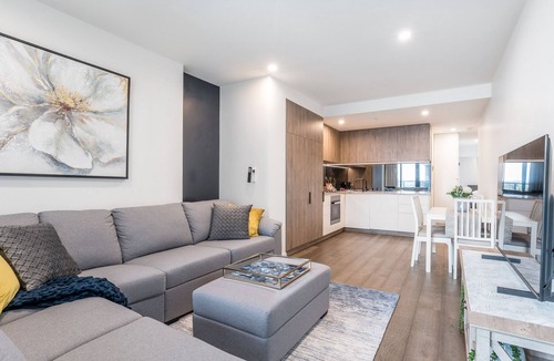 Fortitude Valley Apartment | Impeccable 2-Bed with Pool & Outdoor Dining
