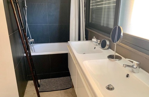 Nea Ionia Apartment | Impeccable 3-Bed Apartment in Athens
