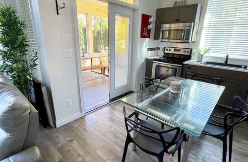 Osoyoos Cottage | *Impeccable 3 bedrm cottage in sought-after "The Cottages" Osoyoos Lake & beach