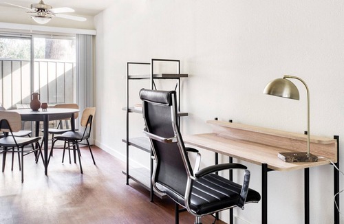 Campbell House | Impeccable Campbell 2BR w/ Pool & BBQ, 10 mins to Netflix, by Blueground