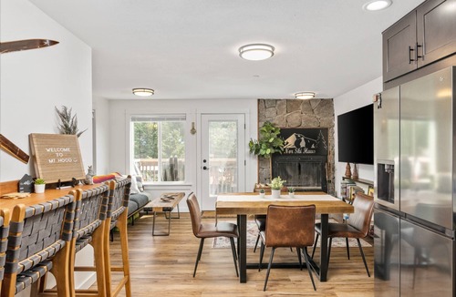 Government Camp House | Impeccable Custom Furnishing and Design, Pet Friendly, BBQ, One Block From Center of Government Camp