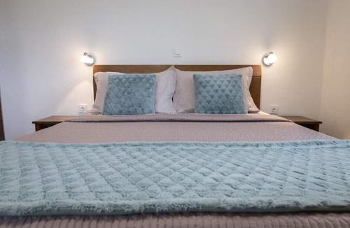 Jezerce Bed & Breakfast | Imperial house