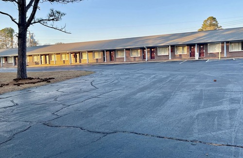 Mullins Apartment | imperial motel