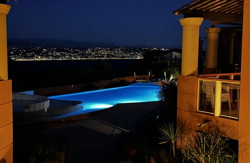 Theoule-Superieur Apartment | IMPRESSIONNANTE View of the sea and the bay of Cannes VTT swimming pool at the foot of the Esterel mountains