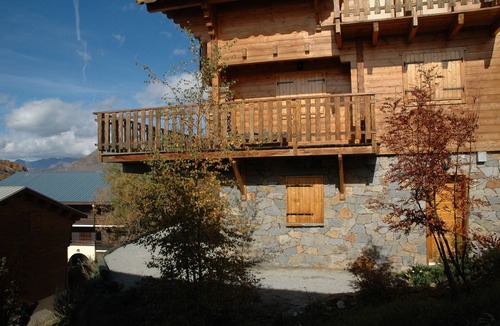 Mont-de-Lans Ski Chalet | Impressive Chalet, 20m to Piste