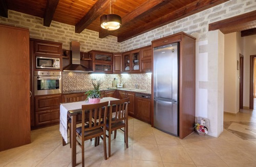Asteri Villa | Impressive four bedroom stone house with swimming pool