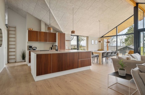 Faldsled House | Impressive holiday cottage, by the Helsnæs Bay!
