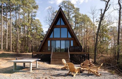 Negreet Ski Chalet | Impressive Luxury A-Frame with Ping-Pong Table in Louisiana