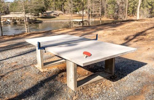 Negreet Ski Chalet | Impressive Luxury A-Frame with Ping-Pong Table in Louisiana