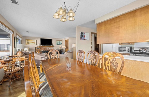 Gleneden Beach House | Impressive oceanfront home with great views dog friendly