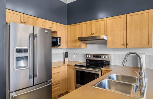 Canmore Apartment | Impressive Penthouse w/Rooftop Hot Tub