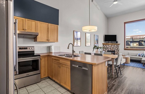 Canmore Apartment | Impressive Penthouse w/Rooftop Hot Tub