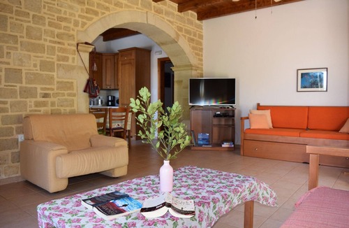 Prines Villa | Impressive Rethymno Villa | 3 Bedrooms | Villa Kiriya