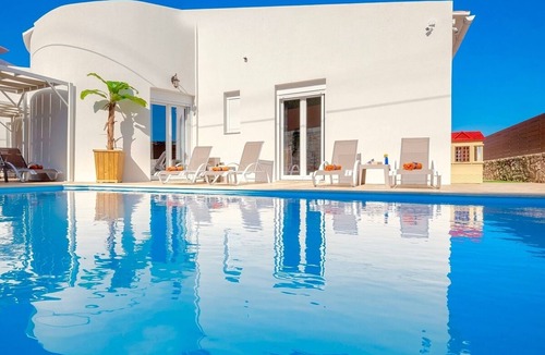 Skaleta Villa | Impressive Seafront Villa with Amazing Views, A/C and Private Pool just 5 meters to Skaleta Beach!