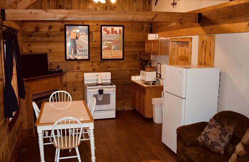 Mingo Cabin | Impressive Secluded Cabin Nestled Amidst Trees in Monterville, West Virginia
