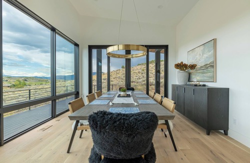 Tuhaye House | Impressive Tuhaye Home with Hot Tub, Home Theatre, and Sweeping Mountain Views