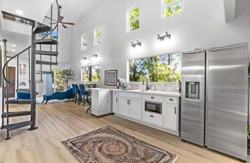 Paige Other | Impressive Unique Castle Dome with Spectacular Panoramic Views and Stunning Design in Elgin, Texas