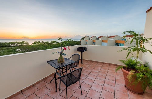 El Combate Condo | Impressive Views From Open Terrace Vistamar, WiFi, Roku, Sleeps 8, Fully A/C