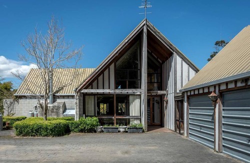 Ohakune Villa | Impressive Villa for Skiers and Golfers near Tongariro National Park, New Zealand