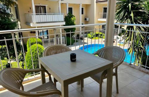 Side Apartment | In a Complex with Pool and Perfect Location